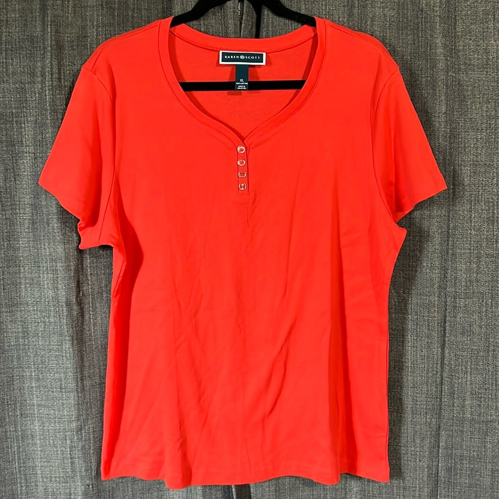 Karen Scott dark coral short sleeve tshirt Henley style with 3 buttons on neck